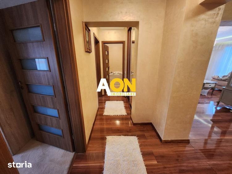 Apartament cu 3 camere în Cetate