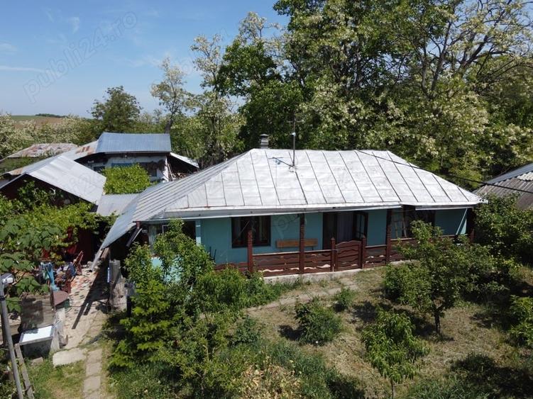 Casă cu 4 camere cu Teren 24000 Mp în Costișa de Sus