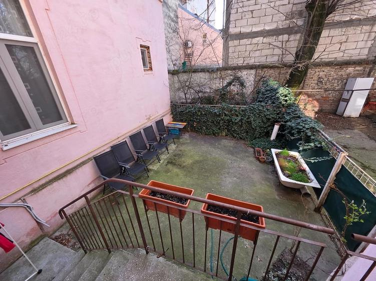 Apartament cu 4 camere decomandat în Elisabetin