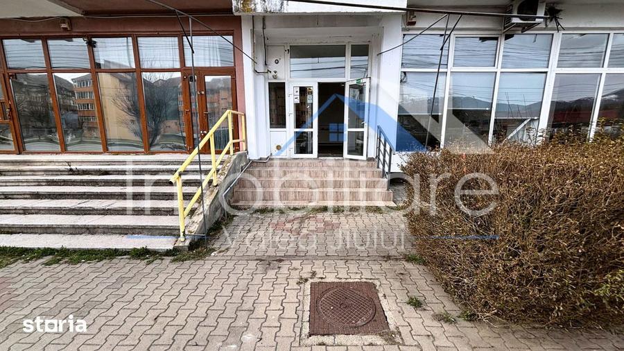 Spațiu comercial, de 43 mp, în Central