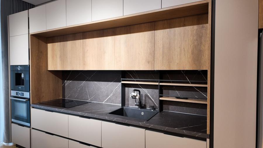 Apartament cu 5 camere decomandat, mobilat în Floreasca