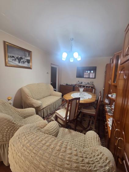 Apartament cu 3 camere decomandat în Plantelor