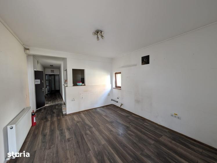 Spațiu comercial, de 69 mp, în Florești