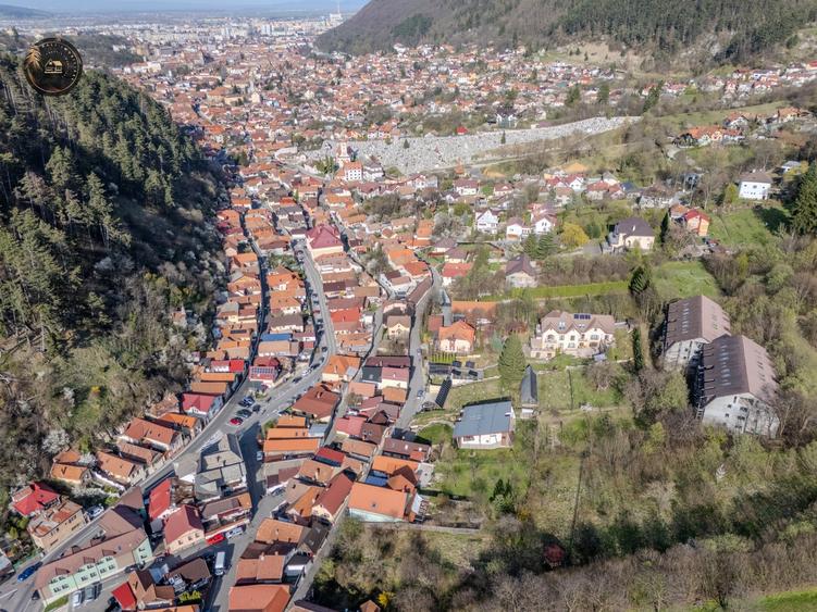 Teren Construcții intravilan de 2390 mp, în Schei