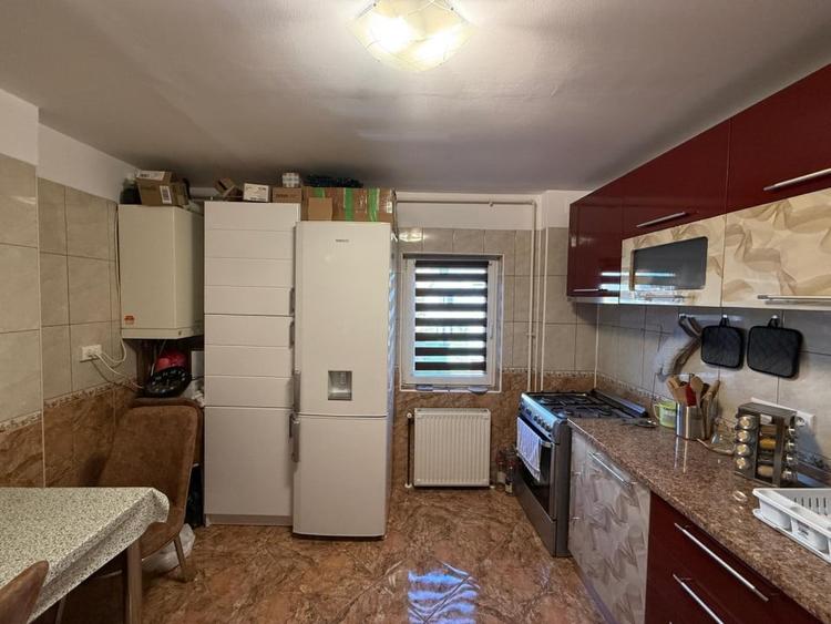 Apartament cu 2 camere semidecomandat în Girocului