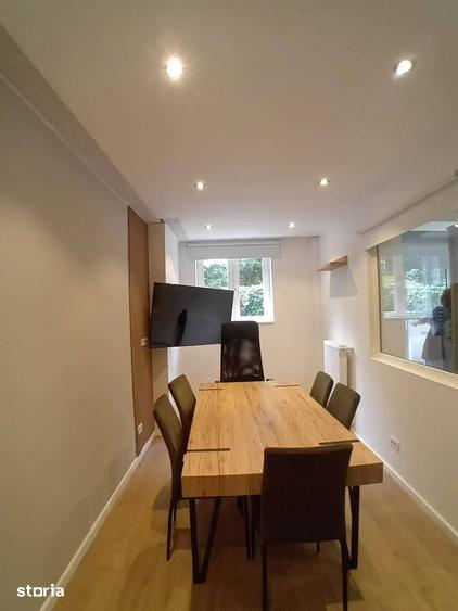Apartament cu 4 camere în Victoriei