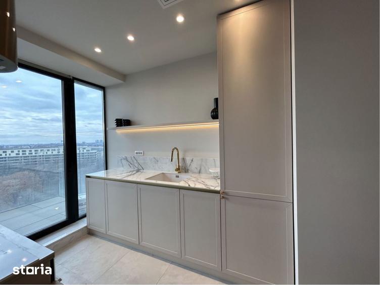Apartament cu 3 camere, mobilat în Tei