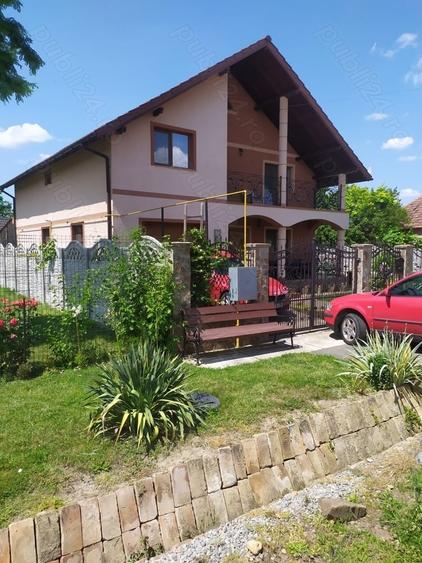 Casă cu 6 camere în Central