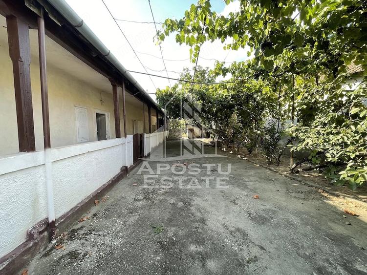 Casă cu 2 camere cu Teren 1554 Mp în Săcălaz