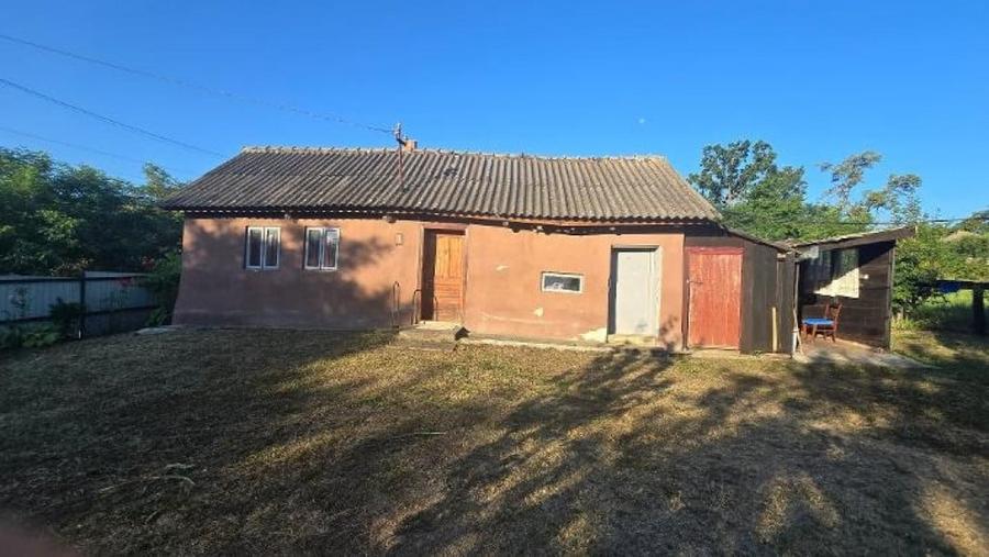 Casă cu 2 camere cu Teren 4000 Mp în Băbiceni