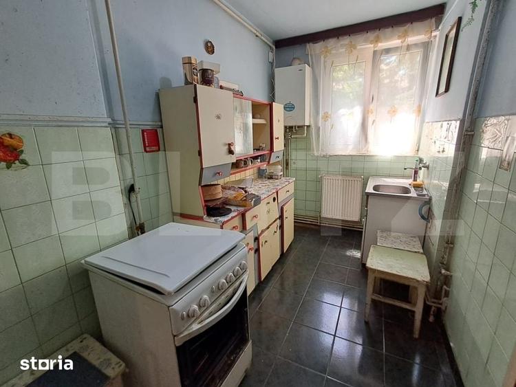 Apartament cu 2 camere semidecomandat în Aleea Carpați