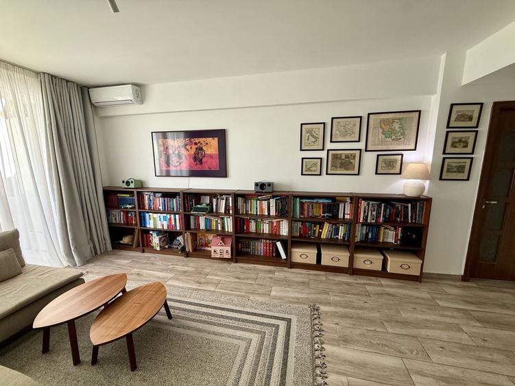 Apartament cu 2 camere semidecomandat, mobilat în P-ța Unirii