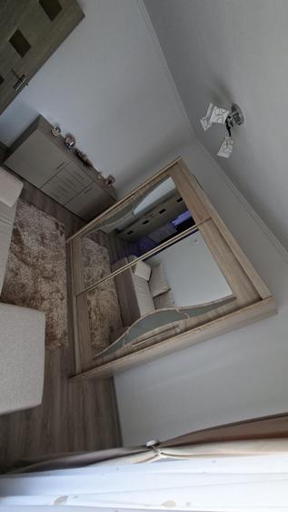Apartament cu 3 camere în Argeșelu
