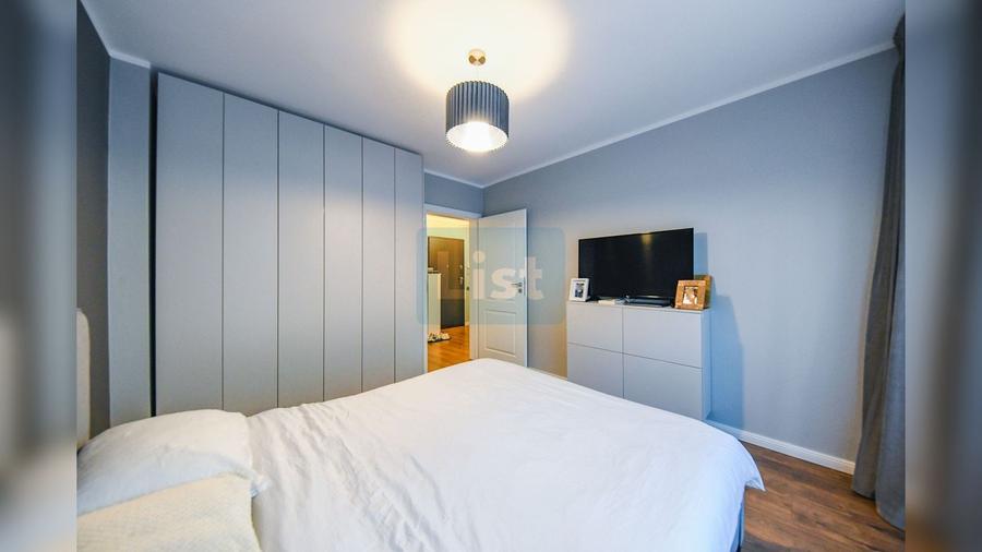 Apartament cu 3 camere semidecomandat, mobilat în Europa