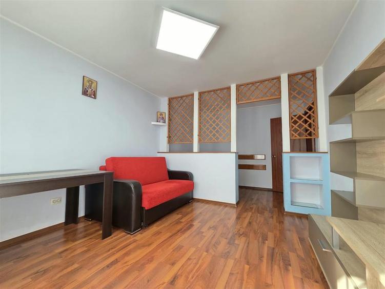 Apartament cu 2 camere decomandat în Metalurgie