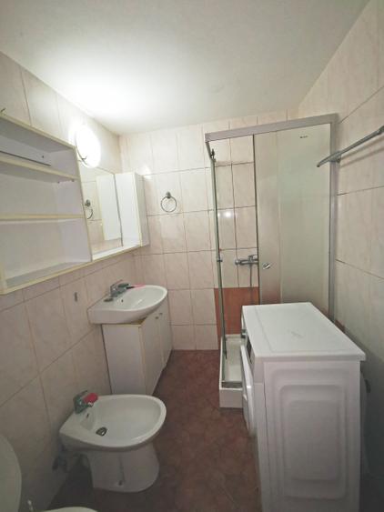 Apartament cu 3 camere decomandat în Păcii