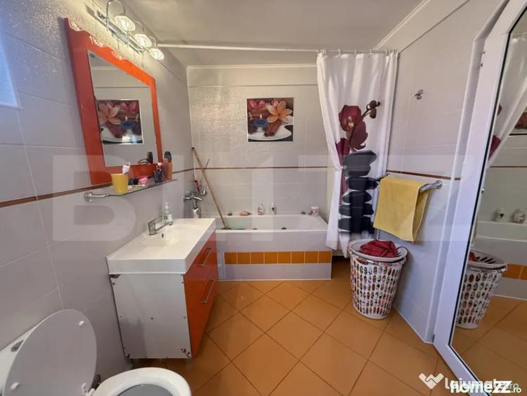 Casă cu 5 camere cu Teren 3837 Mp în Central