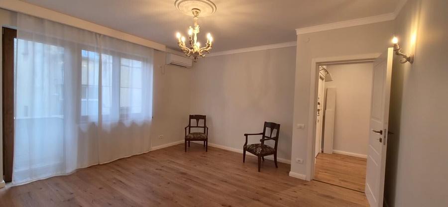 Apartament cu 3 camere decomandat în Foișorul de Foc