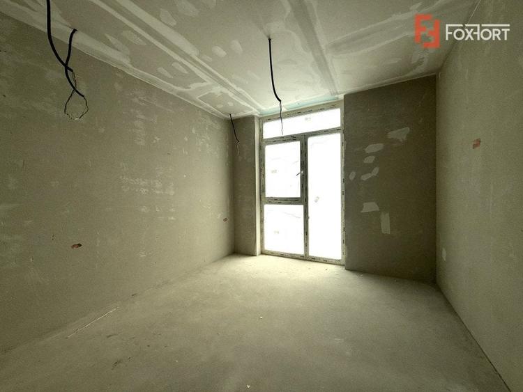 Apartament cu 3 camere decomandat în Aradului