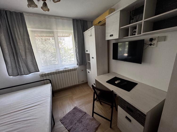 Garsonieră decomandată în Podu Roș