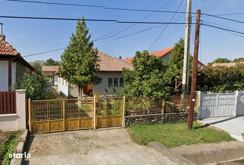 Casă cu 4 camere în Pârgărești