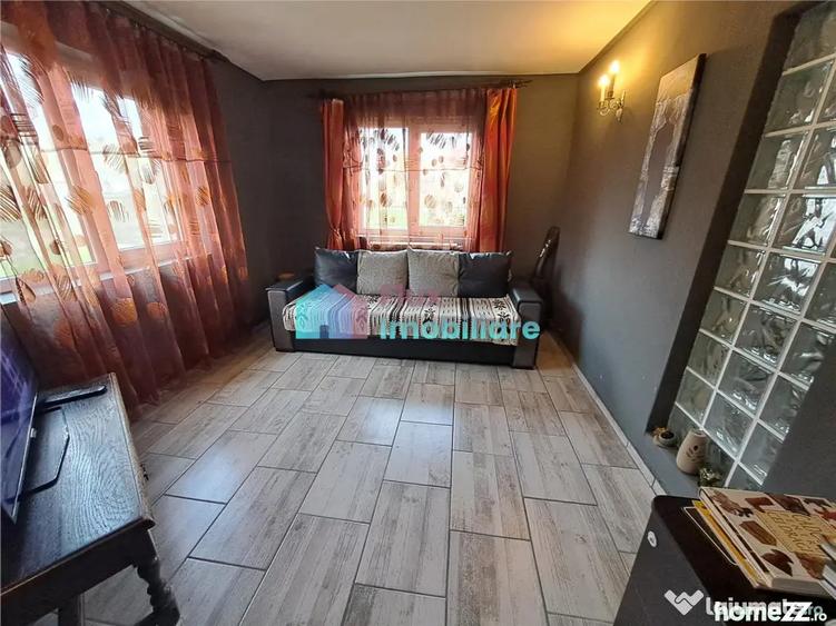 Casă cu 5 camere cu Teren 800 Mp în Cornu Luncii