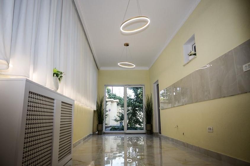 Apartament cu 4 camere decomandat în Central