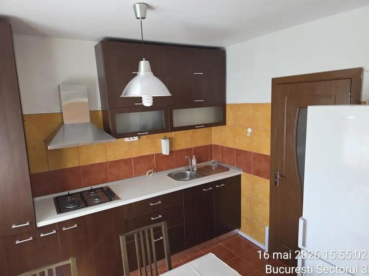 Apartament cu 3 camere decomandat în Vitan