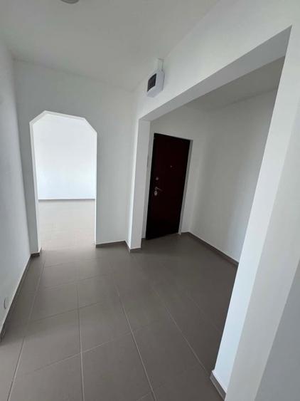 Apartament cu 4 camere decomandat în Cantacuzino