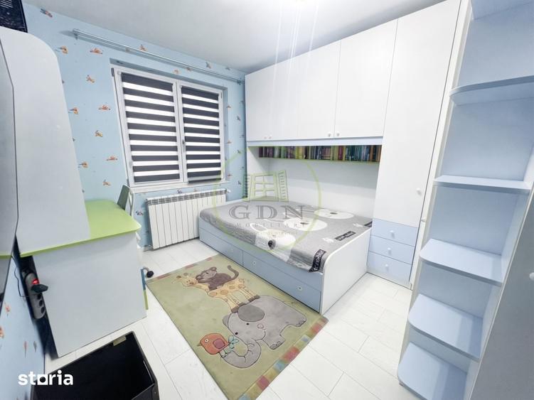 Apartament cu 4 camere semidecomandat în Crângași