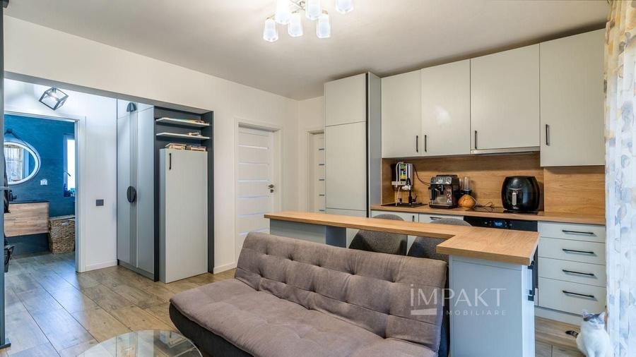 Apartament cu 3 camere semidecomandat, mobilat în Baciu