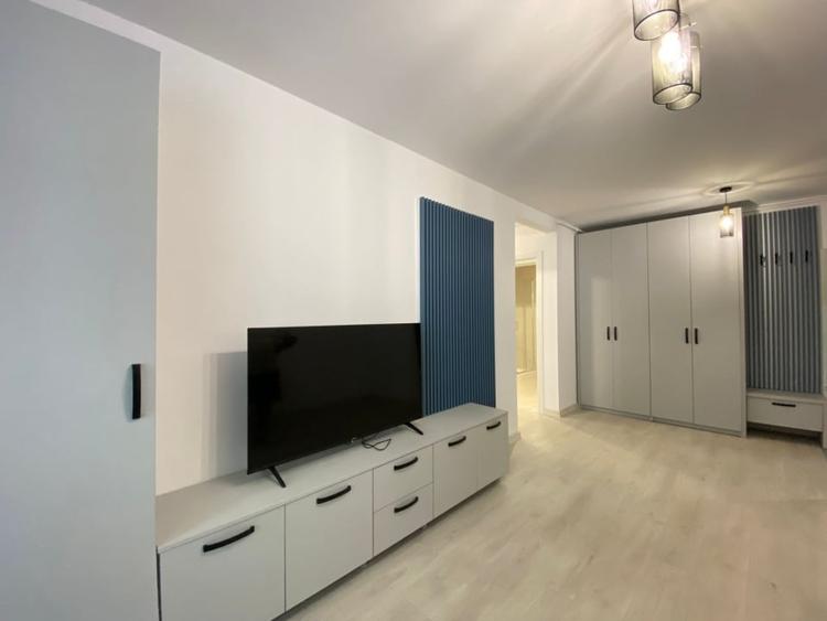 Apartament cu 3 camere decomandat, mobilat în Theodor Pallady