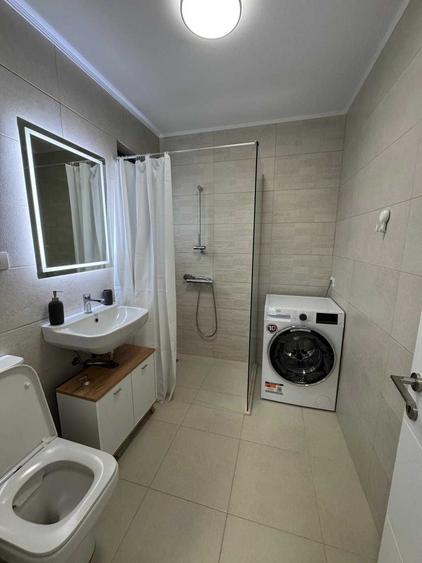 Casă cu 4 camere cu Teren 250 Mp în Central