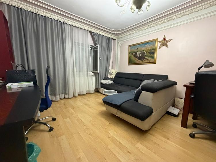 Apartament cu 3 camere decomandat, mobilat în Sebastian
