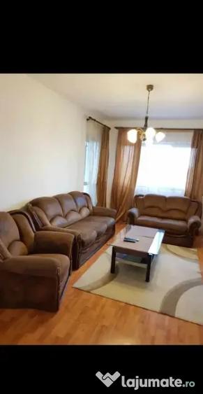 Apartament cu 3 camere decomandat, mobilat în Calea București