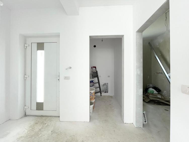 Duplex cu 4 camere cu Canalizare în Urseni