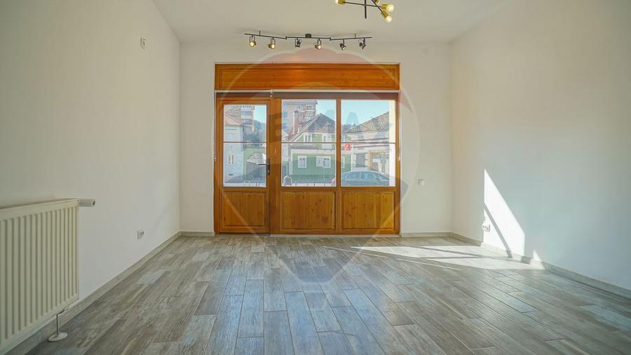 Casă individuală cu 6 camere cu Teren 147 Mp în Centrul Istoric