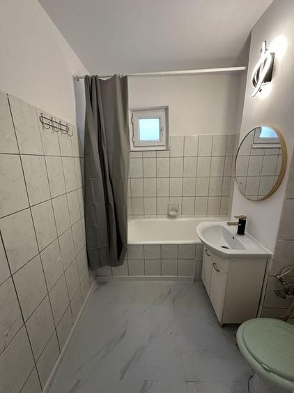 Apartament cu 2 camere decomandat în Micro 20