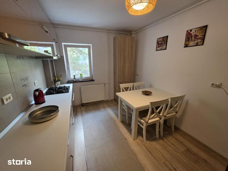 Apartament cu 4 camere decomandat în Tomis Nord