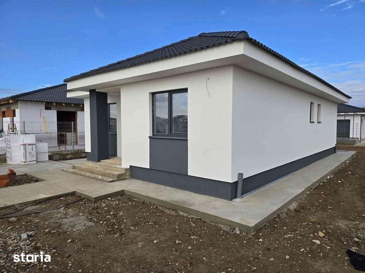 Casă cu 4 camere cu Teren 400 Mp în Central