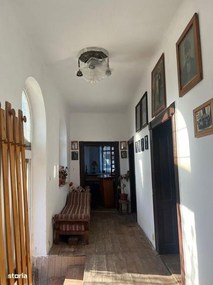 Casă cu 4 camere cu Canalizare în Central