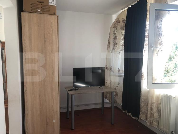Apartament cu 2 camere nedecomandat, mobilat în Solidarității