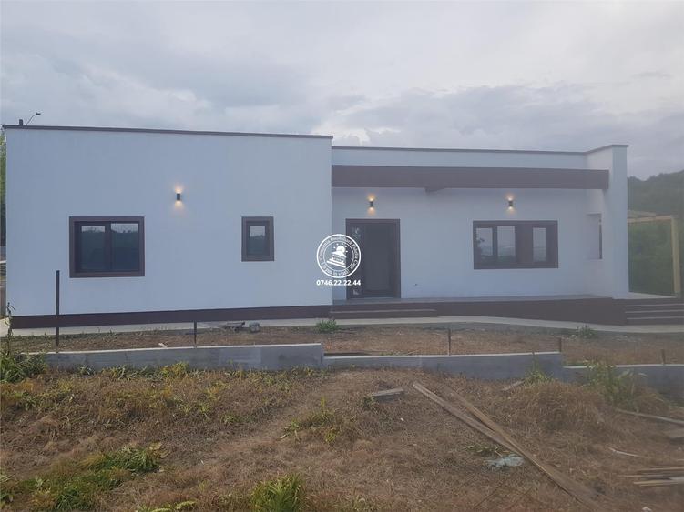 Casă cu 4 camere cu Teren 125.05000305176 Mp în Tomești