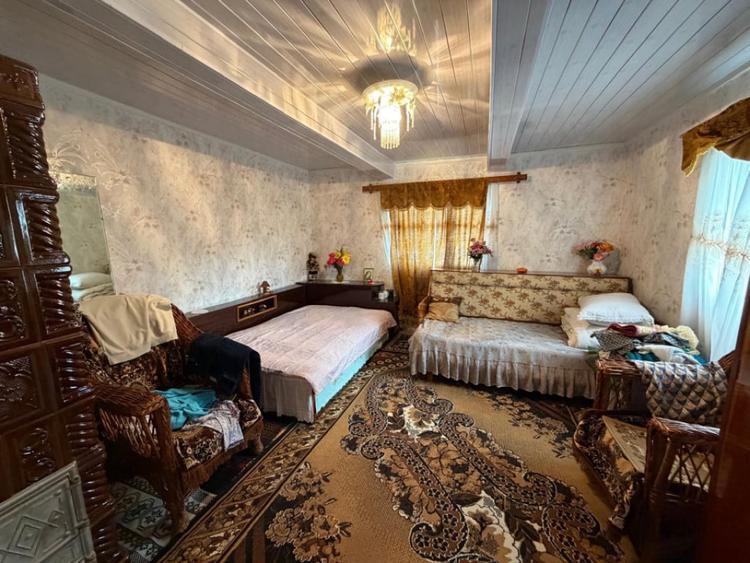 Casă cu 2 camere cu Teren 2100 Mp în Bălcăuți