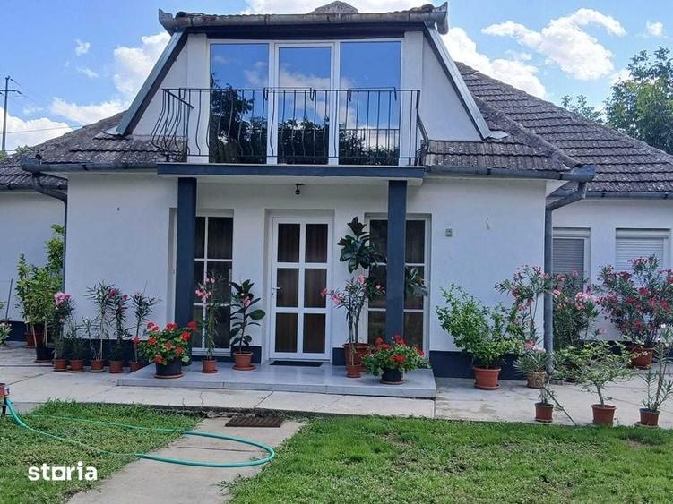 Casă cu 4 camere decomandat cu Teren 120 Mp în Central