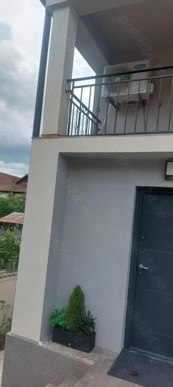 Casă cu 6 camere cu Teren 700 Mp în Aranghel