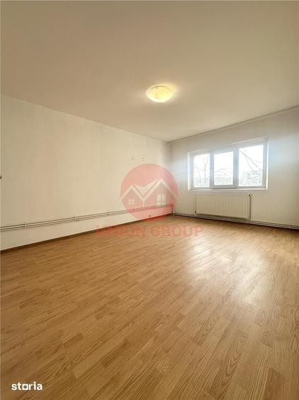Apartament cu 4 camere decomandat în Km 4