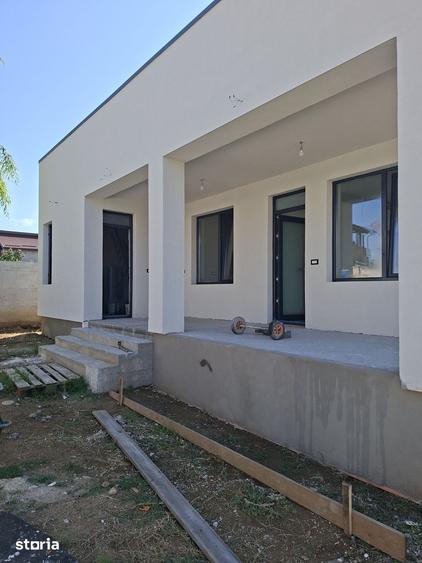 Casă cu 3 camere cu Teren 447 Mp în Central