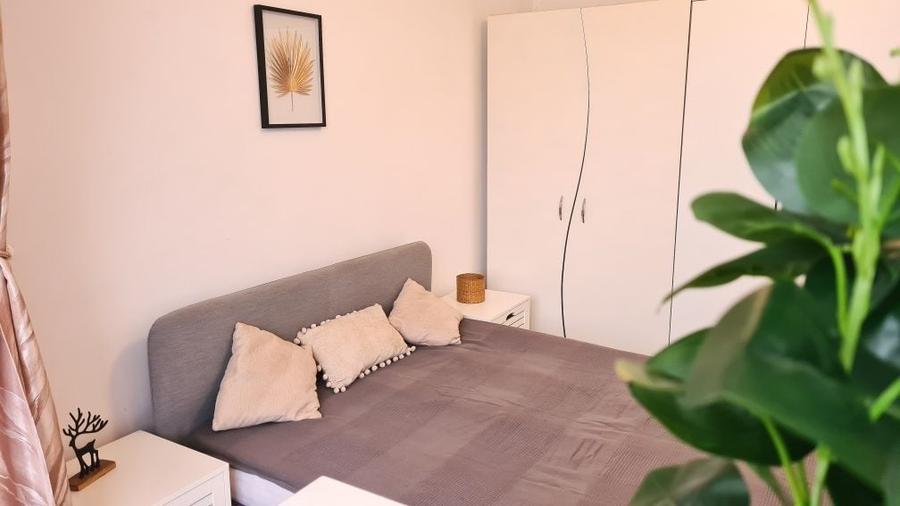 Apartament cu 2 camere semidecomandat în Girocului