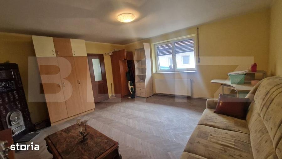 Casă cu 5 camere cu Teren 935 Mp în Central